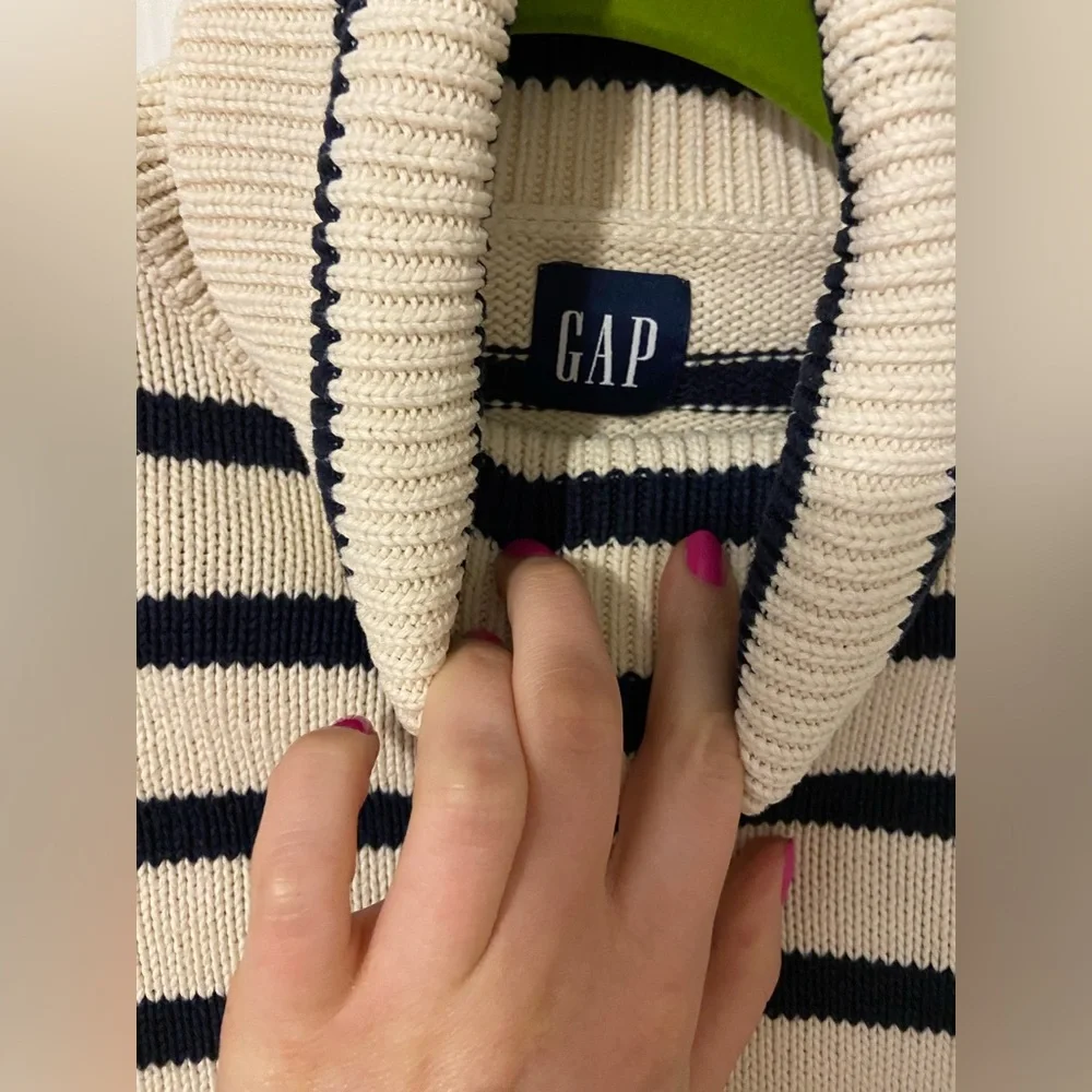 GAP Cream and Navy Boxy Striped Turtleneck Sweater - Picture 3 of 4